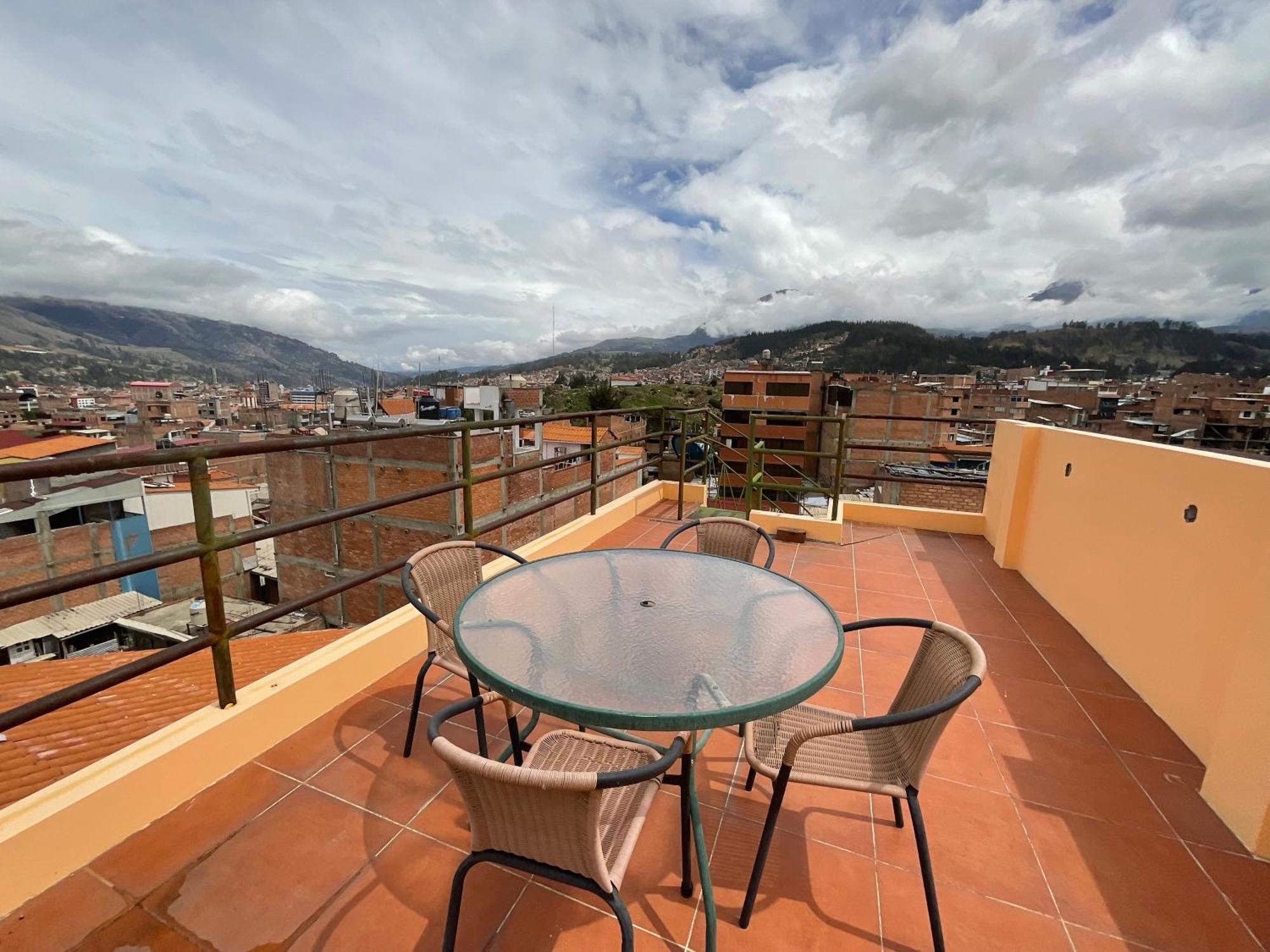 La Casa De Zarela Hotel Huaraz  Exterior photo
